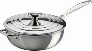 Le Creuset. ¿Qué es una Saucier y para qué sirve? Descubre este utensilio esencial para la cocina gourmet