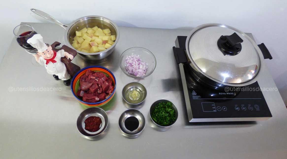 Ingredientes para el estofado de carne al vino tinto