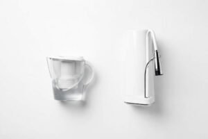 Brita vs purificador de agua sobre lavadero